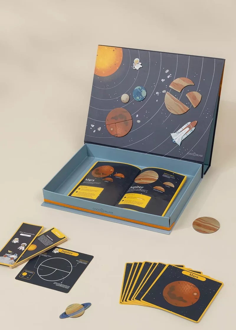 Interactive & Magnetic Encyclopedia – Space Discovery (English Version)