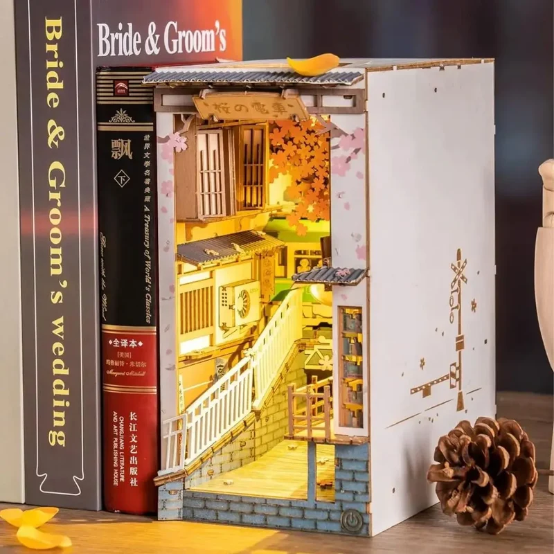 Kit DIY Book Nook Sakura Densya - TokyoRail™