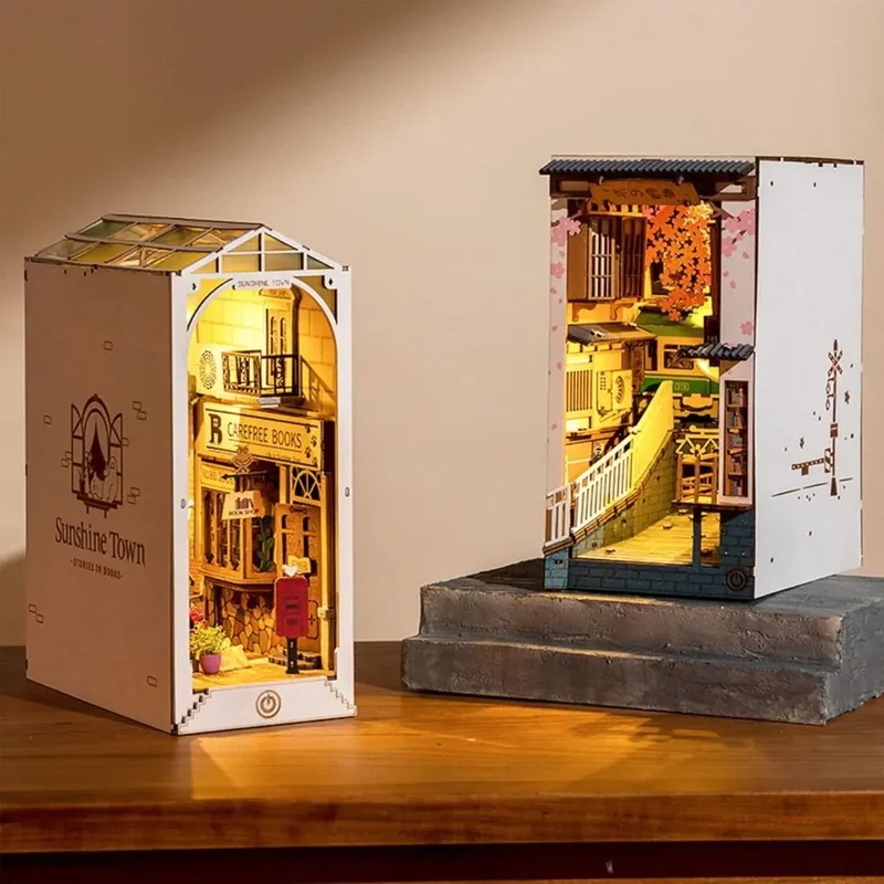 Kit DIY Book Nook Sakura Densya - TokyoRail™