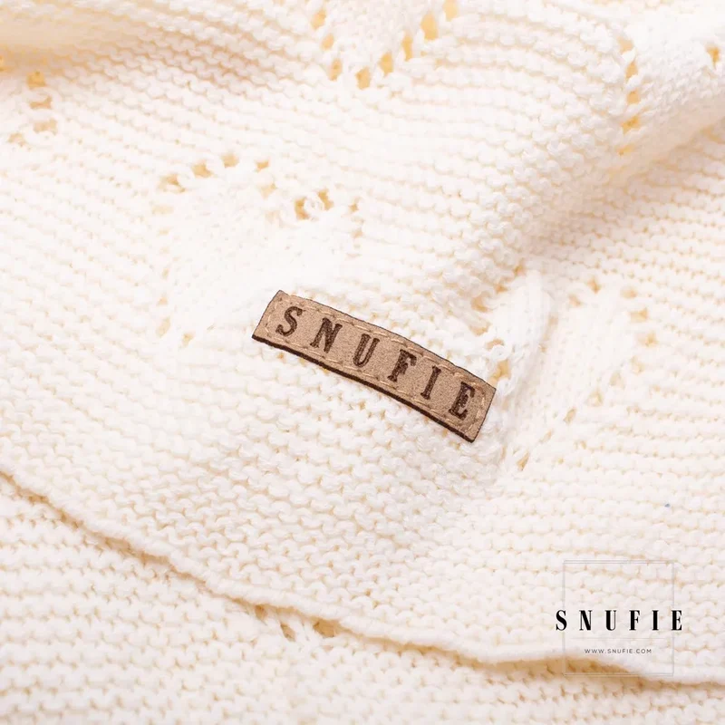 Couverture bébé mi saison tricot coeur blanc