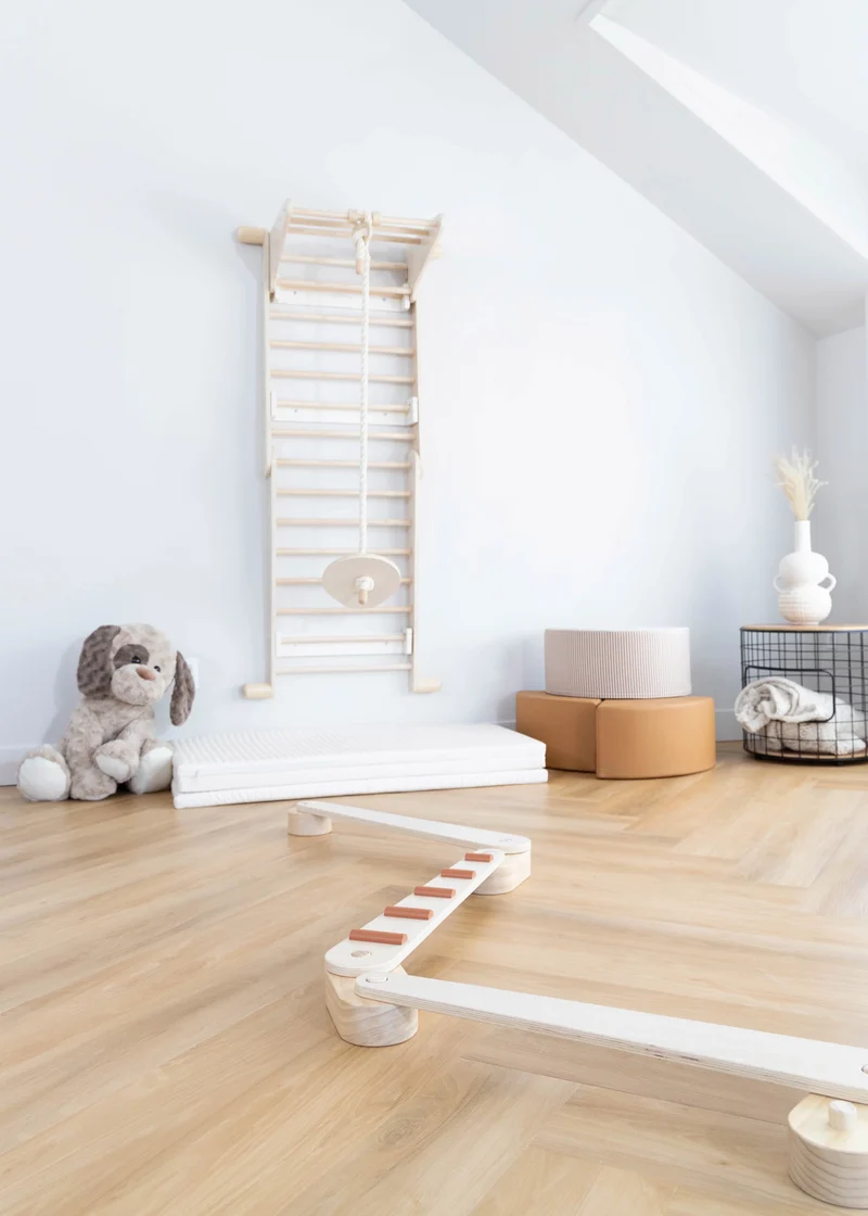 Swing for Swedish Wall Climber