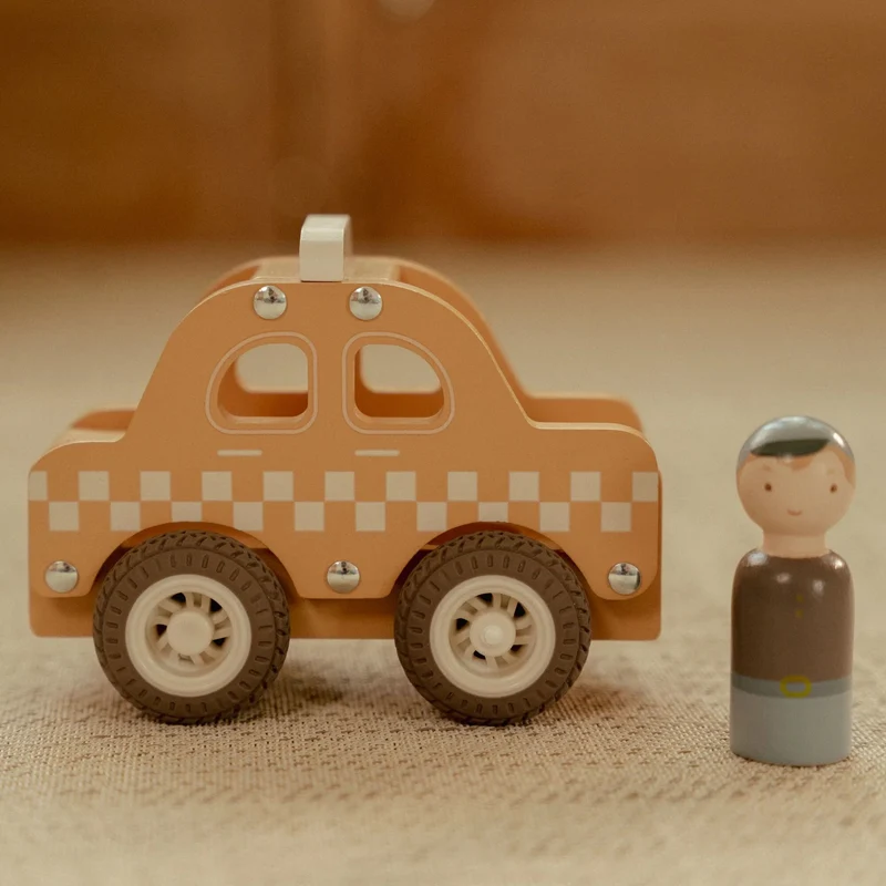 Houten taxi – Geel – Essentials