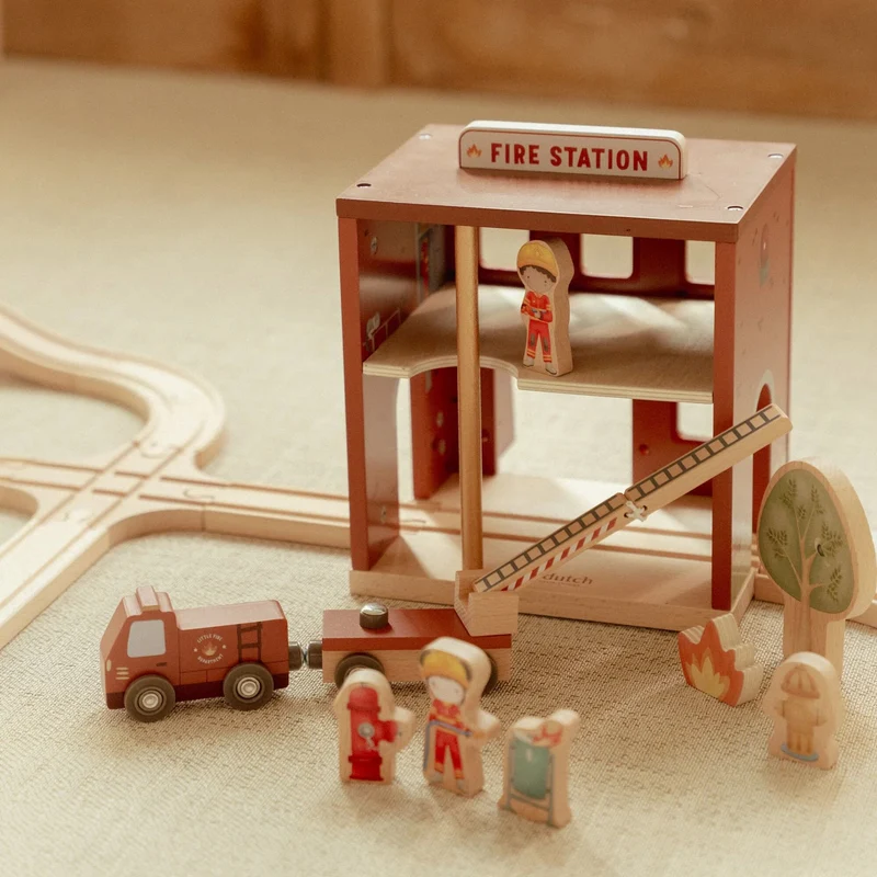Houten brandweerkazerne – Rood – Essentials