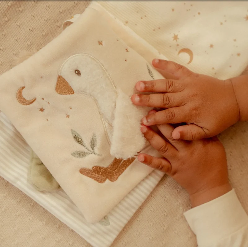 Livre d'activités | Newborn Neutrals