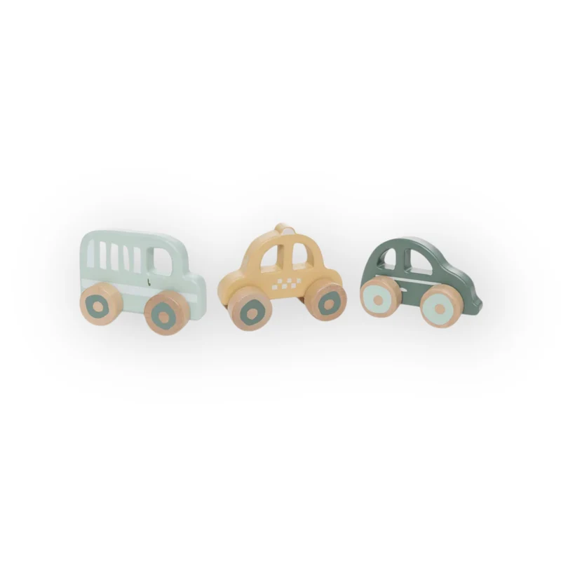 Petites voitures en bois