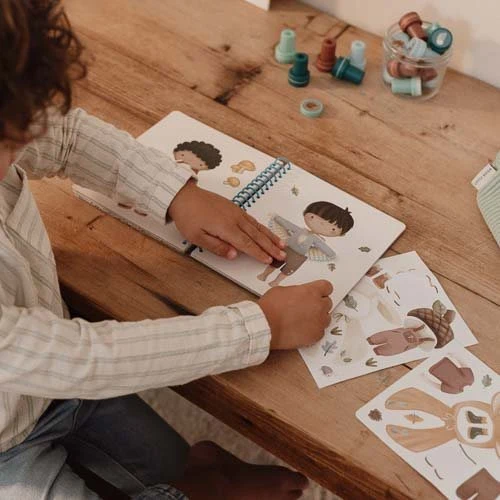 Aankleed- en stickerboek - Forest Friends